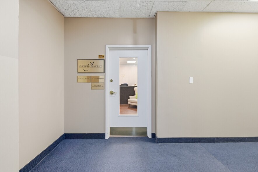 More Photos Of 4084 University Dr, Fairfax Office For Sale