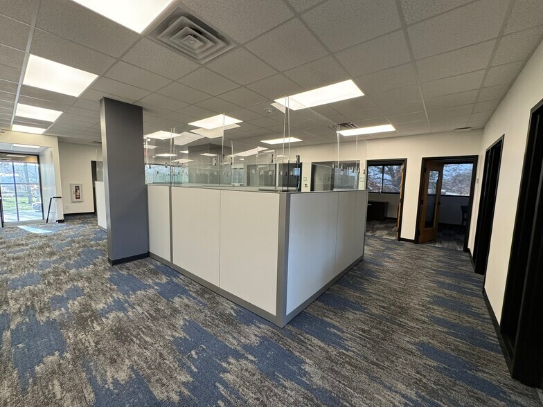 More Photos Of 2958 Gateway Dr, Elkhart Office For Sale