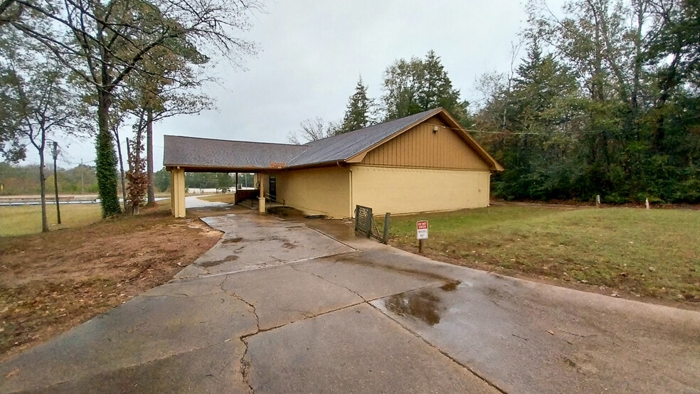 More Photos Of 120 NW 304 Loop, Crockett Daycare Center For Sale