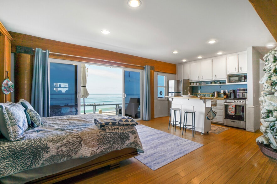 More Photos Of 11914 Beach Club Way, Malibu Multifamily For Sale