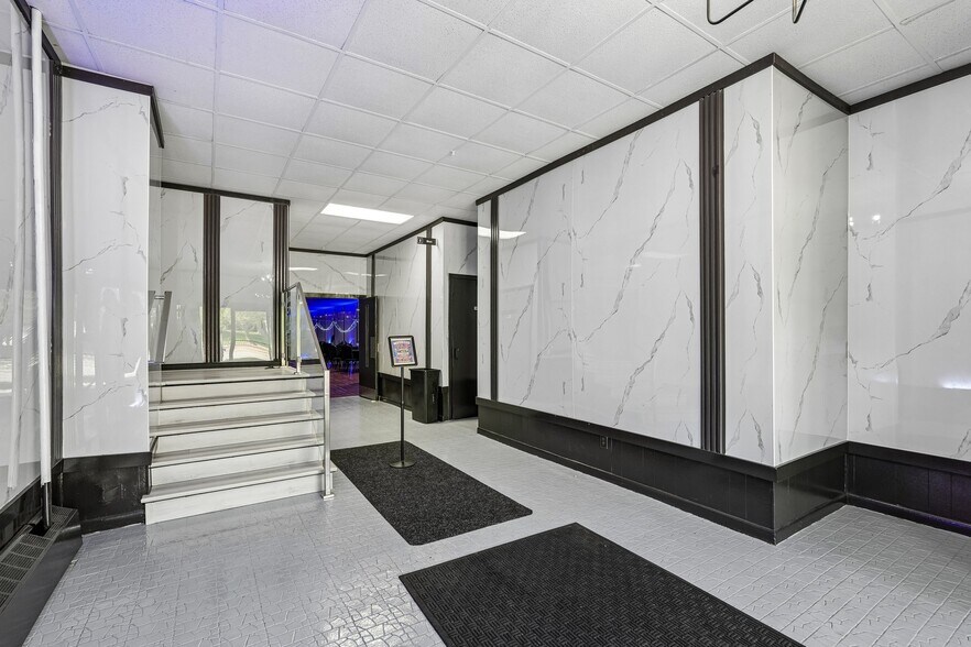 More Photos Of S76W17745 Janesville Rd, Muskego Restaurant For Sale