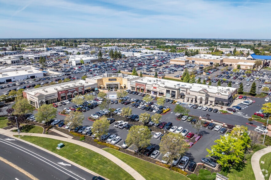 More Photos Of 1470 Eureka Rd, Roseville Unknown For Lease