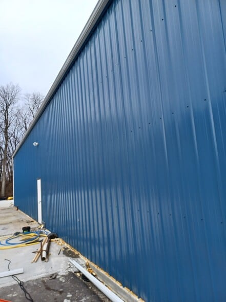 More Photos Of 9510 Seward Rd, Fairfield Warehouse For Lease