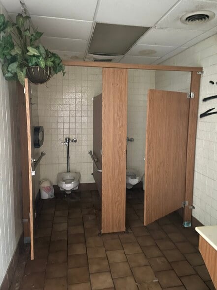 More Photos Of 3352 15th Avenue Blvd SE, Conover Restaurant For Sale