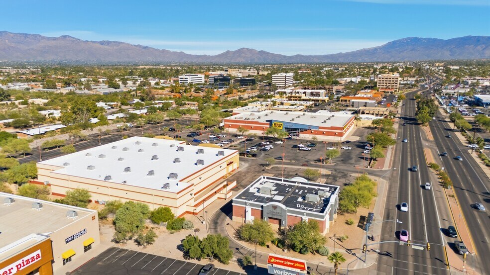 More Photos Of 5975 E Broadway Blvd, Tucson Freestanding For Sale