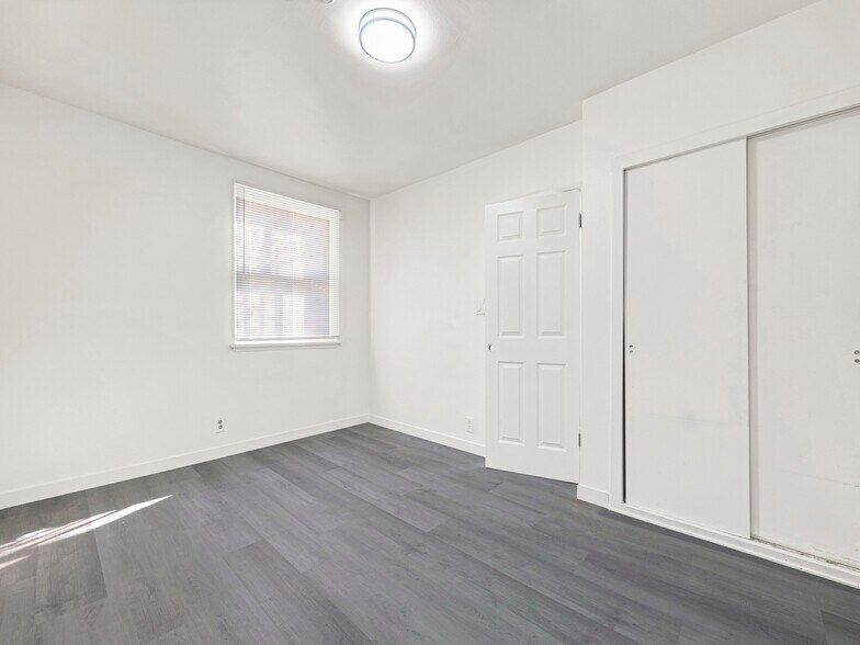 More Photos Of 1200 S Citrus Ave, Los Angeles Apartments For Sale