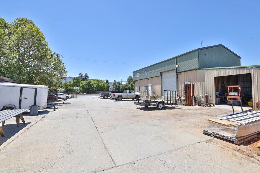 More Photos Of 6620 Monterey Rd, Gilroy Warehouse For Sale