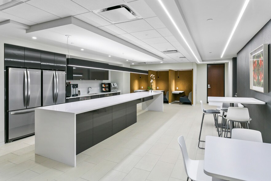 More Photos Of 10 G St NE, Washington Coworking Space