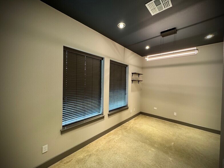 More Photos Of 2517 Creekmire -1, Conroe Medical For Sale