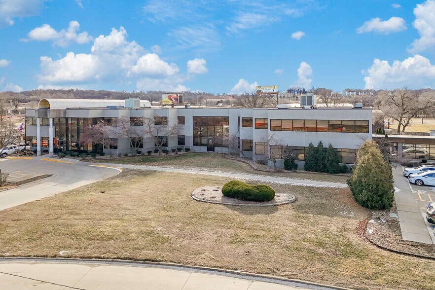 Primary Photo Of 2100 Fleur Dr, Des Moines Office For Sale