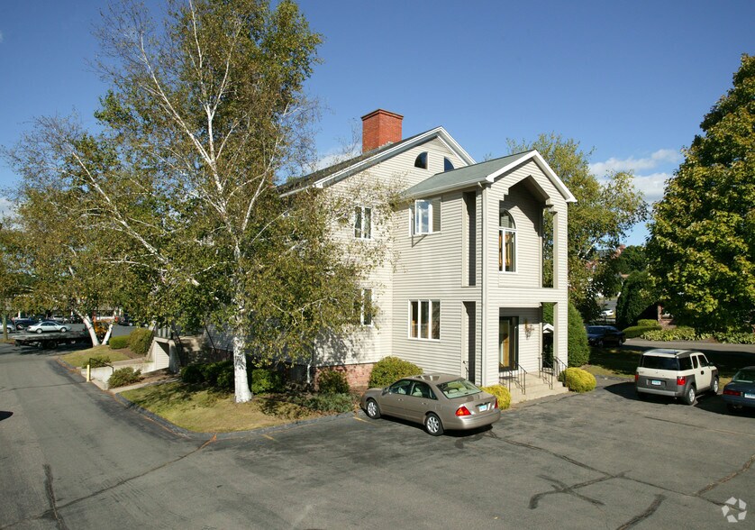 More Photos Of 133 Mountain Rd, Suffield Office For Lease
