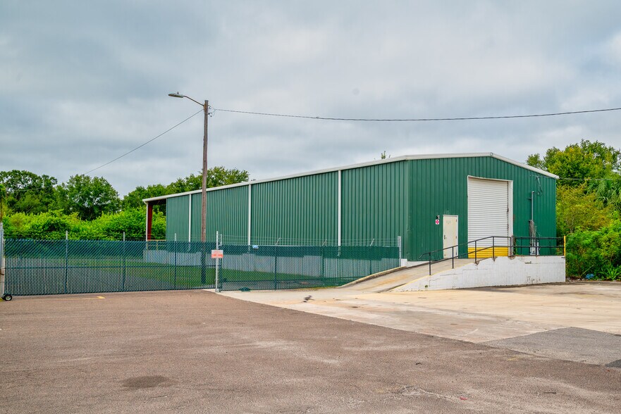 More Photos Of 5115 Hartford St, Tampa Manufacturing For Sale