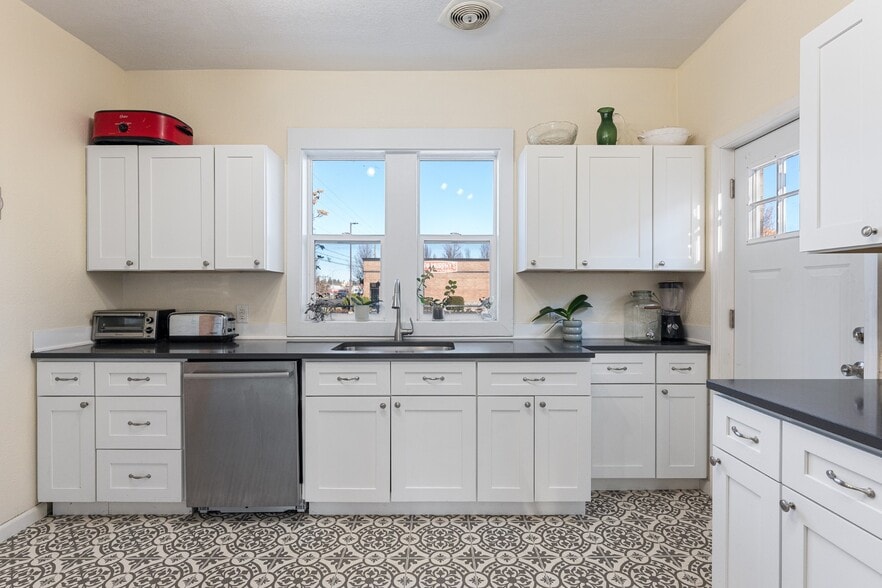 More Photos Of 2012 N Ruby St, Spokane Freestanding For Sale