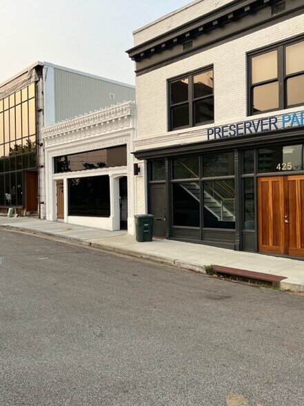 More Photos Of 433 Madison Ave, Memphis General Retail For Sale