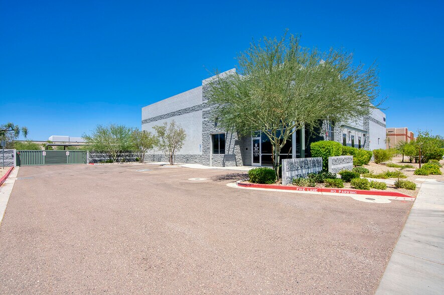 More Photos Of 1550 W Parkside Ln, Phoenix Warehouse For Lease