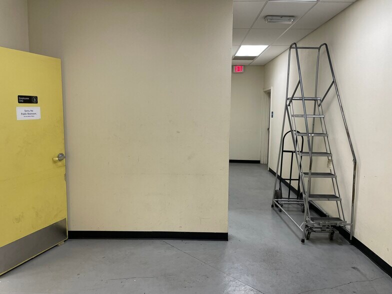 More Photos Of 230 A Nellis Blvd, Las Vegas Freestanding For Lease