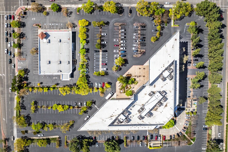 More Photos Of 1750 Howe Ave, Sacramento Coworking Space