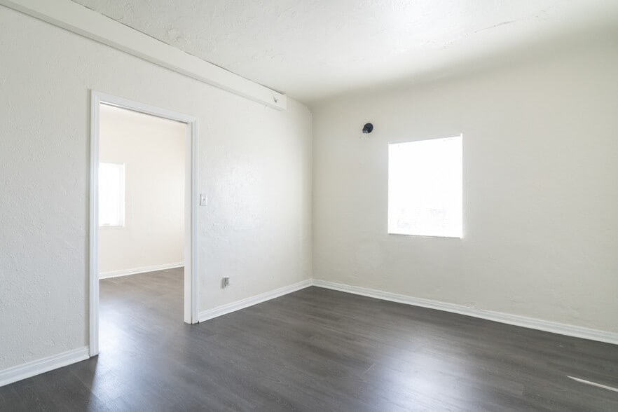 More Photos Of 329 W Magnolia St, Compton Apartments For Sale