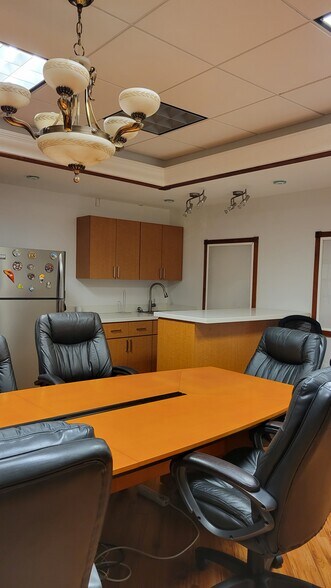 More Photos Of 3030-3050 NW 82nd Ave, Miami Showroom For Lease