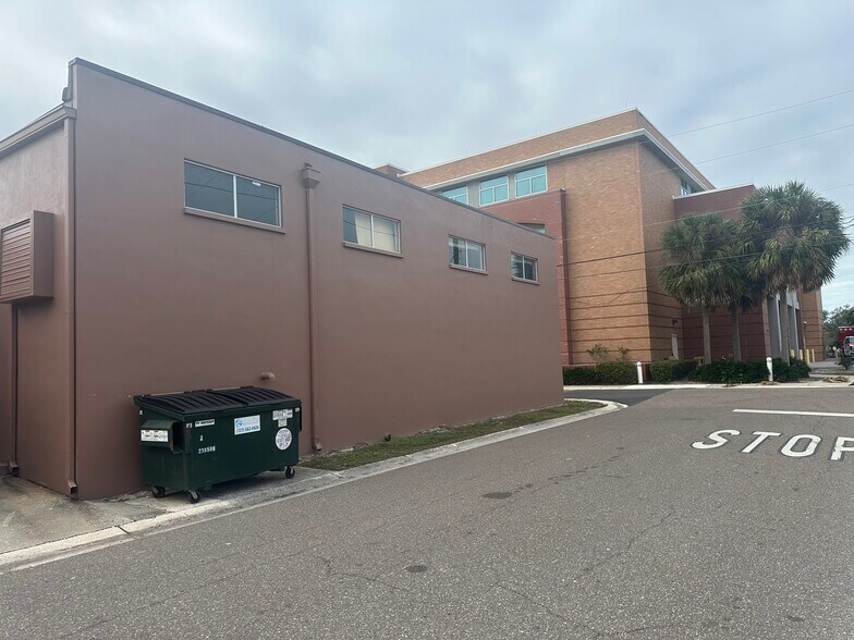More Photos Of 1152 Court St, Clearwater Freestanding For Sale