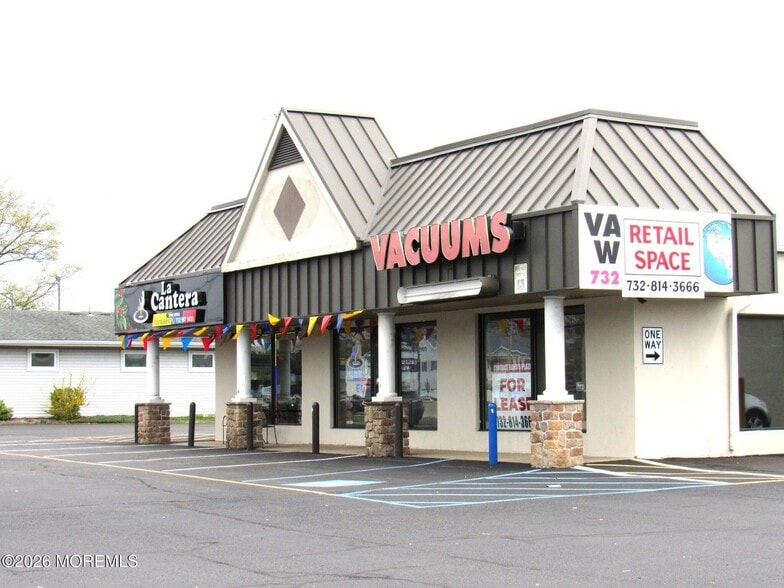 Primary Photo Of 1847 Hooper Ave, Toms River General Retail For Lease