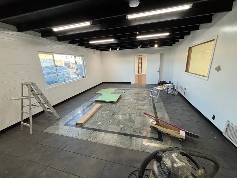 More Photos Of 1428 W South Central Park Ave, Anaheim Warehouse For Lease