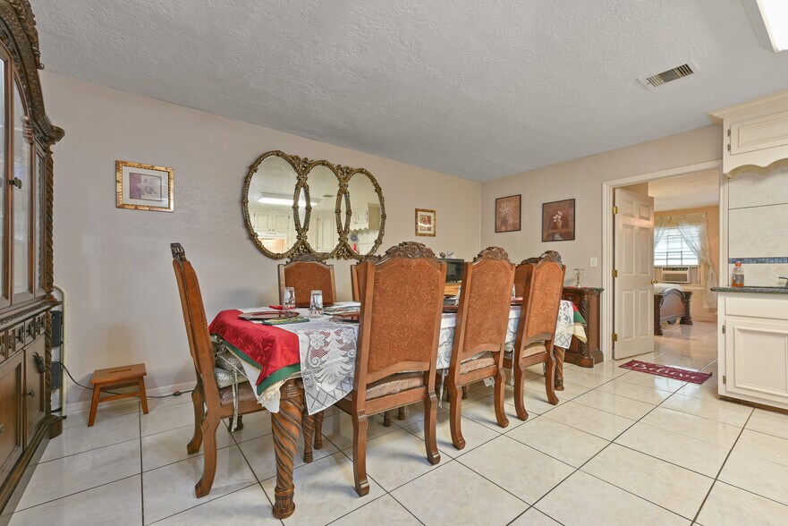 More Photos Of 1804 36th St N, Texas City Multifamily For Sale