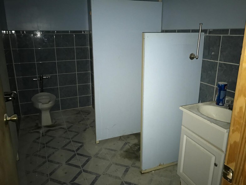 More Photos Of 3430 W Diversey Ave, Chicago Coworking Space