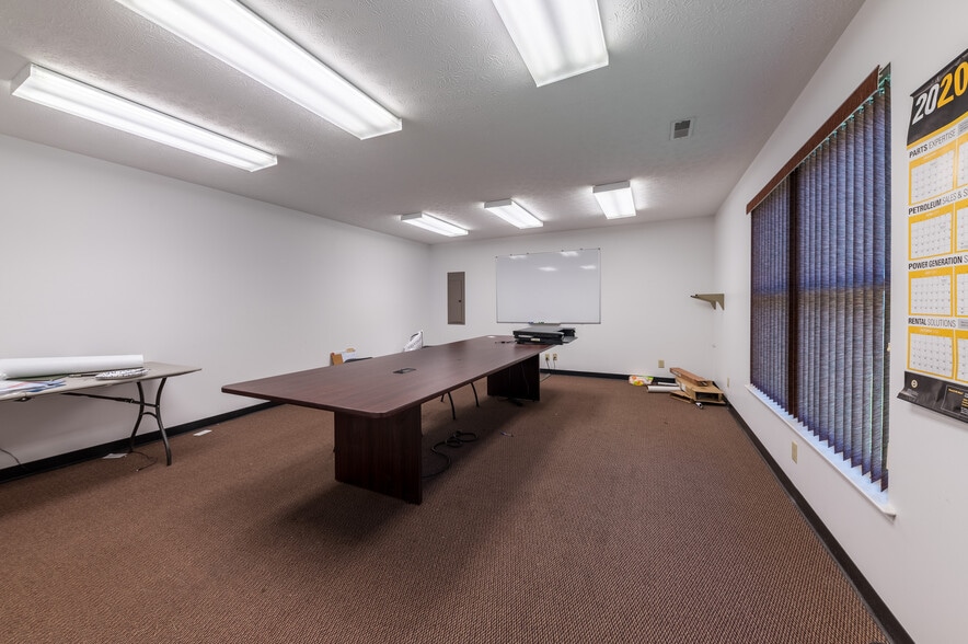 More Photos Of 123 Turkey Run Rd, Salem Distribution For Lease