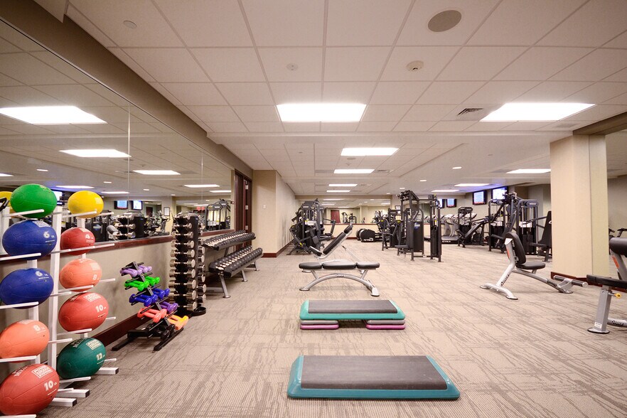 More Photos Of 2410 N Forest Rd, Amherst Medical For Lease
