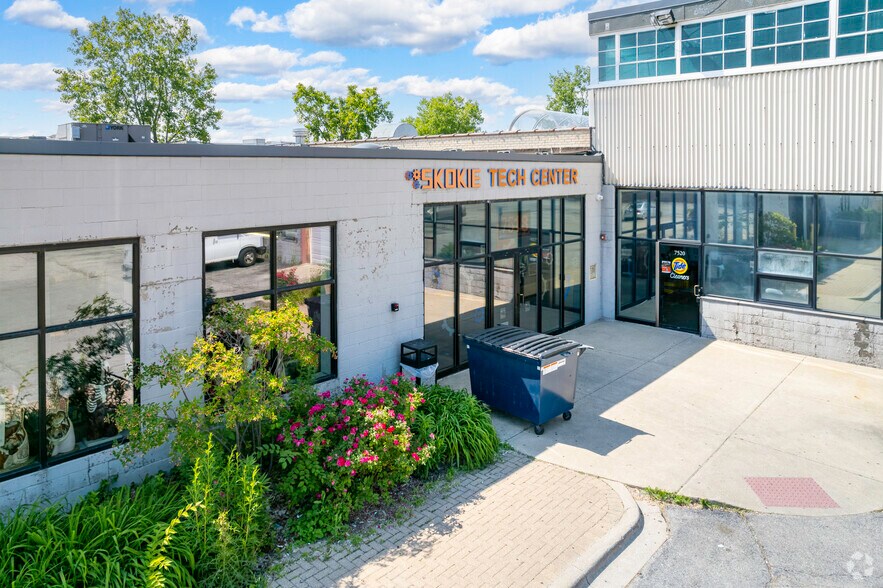 More Photos Of 3501 W Howard St, Skokie Flex For Lease