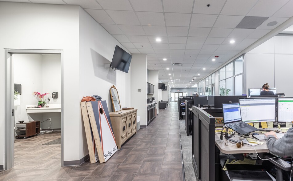 More Photos Of 225-227 Main St, Evansville Office For Lease