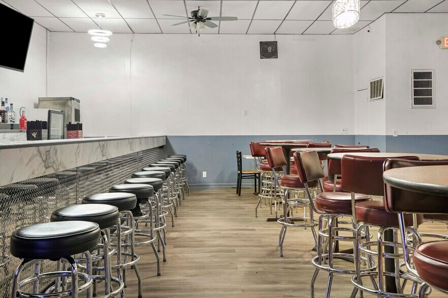 More Photos Of 4620 Tod Ave, East Chicago General Retail For Sale