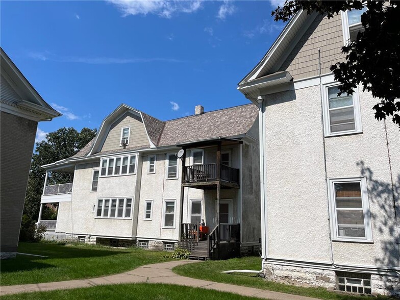 More Photos Of 2205 Pleasant Ave S, Minneapolis Apartments For Sale