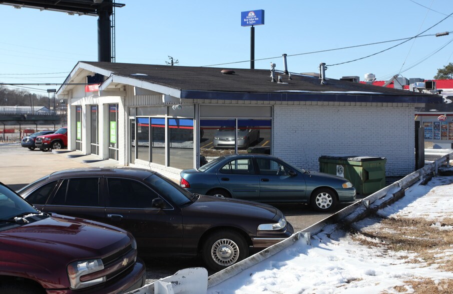 More Photos Of 1203 West Ave SW, Conyers Freestanding For Sale