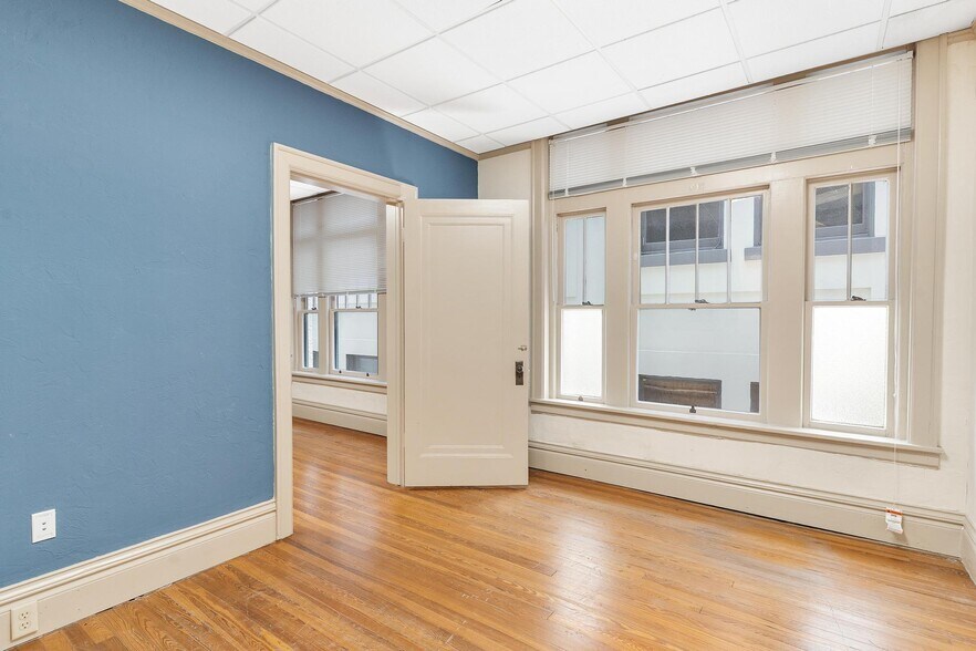 More Photos Of 410 W Main St, Leesburg Office For Lease