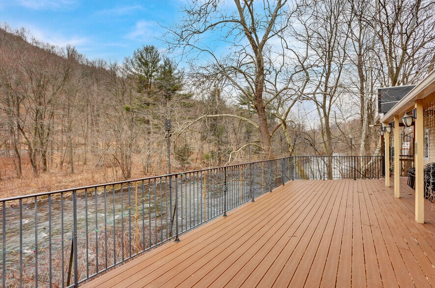 More Photos Of 2212 Centre Tpke, Orwigsburg Restaurant For Sale