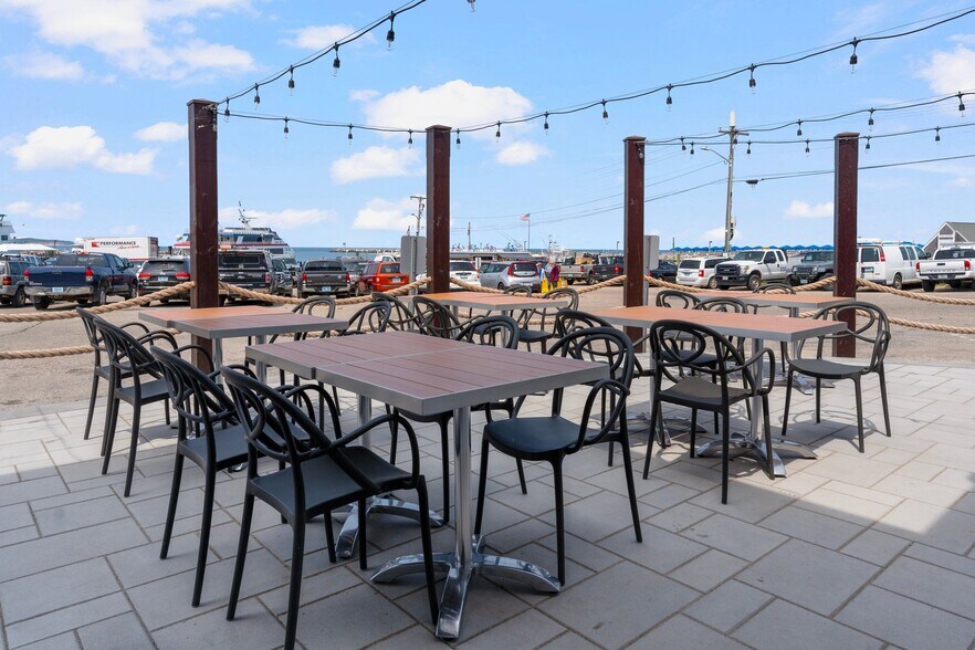 More Photos Of 212 Water St, Block Island Storefront For Sale