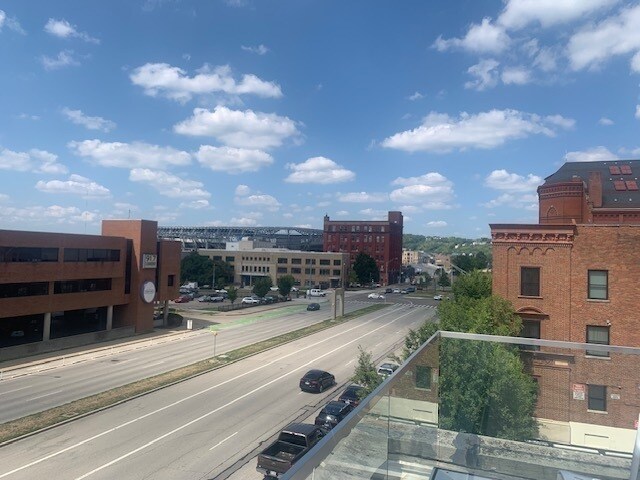 More Photos Of 1208-1216 Central Pky, Cincinnati Office For Lease