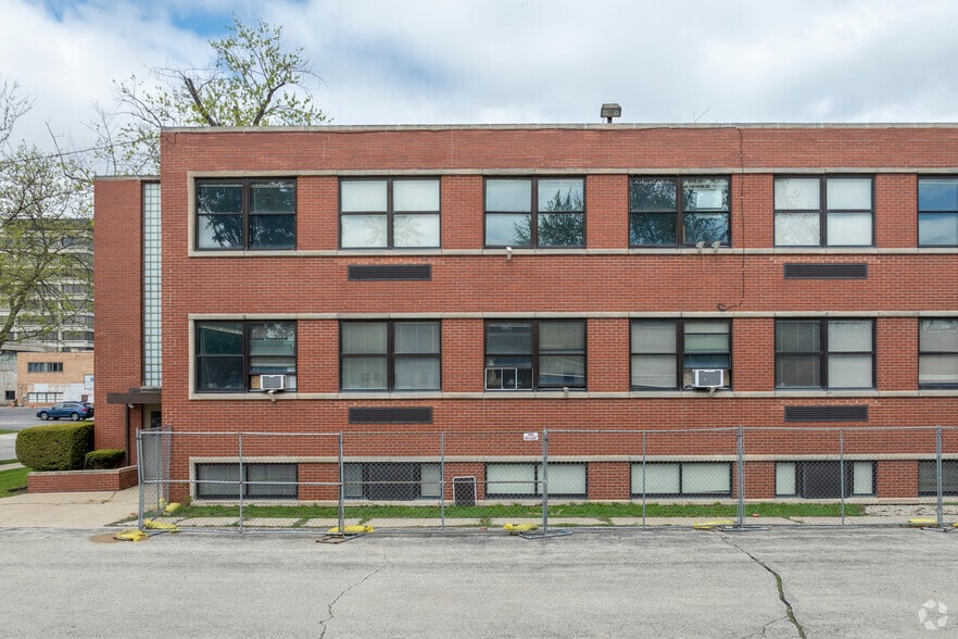More Photos Of 795 Center St, Des Plaines Religious Facility For Sale