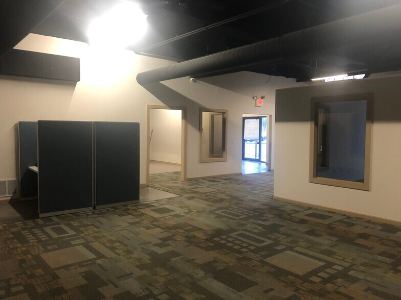 More Photos Of 214 Solar St, Syracuse Office For Lease