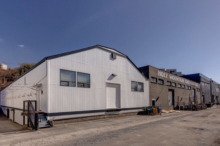 More Photos Of 1415-1419 Elliott Ave W, Seattle Unknown For Lease