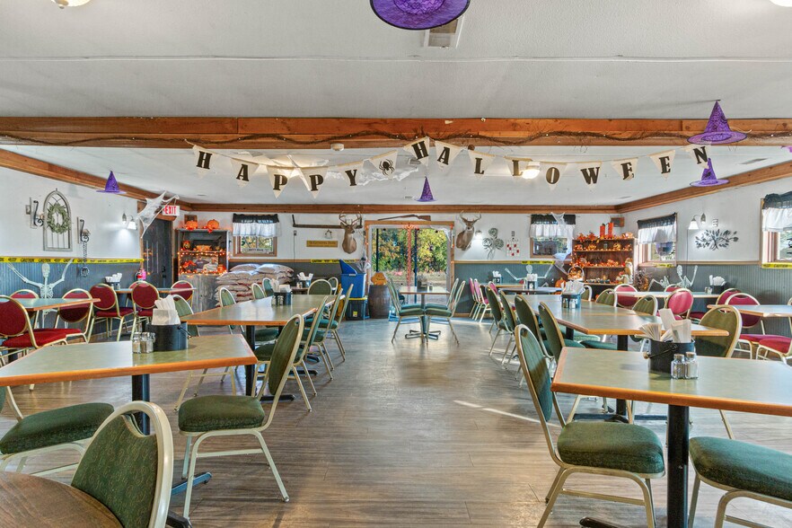 More Photos Of N4183 4th Ave, Hancock Bar For Sale