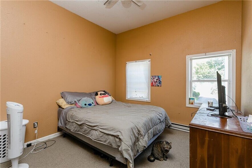 More Photos Of 3829 N Main St, Marion Storefront Retail Residential For Sale