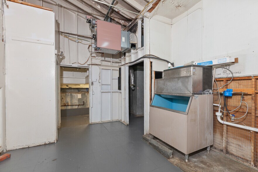 More Photos Of 194-198 Main St, Emmaus Restaurant For Sale