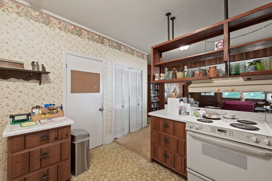 More Photos Of 1556 Highway 29 N, Newnan Office Residential For Sale