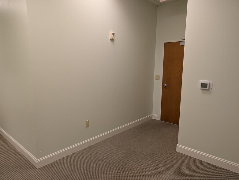 More Photos Of 715 N Church St, Charlotte Office For Sale