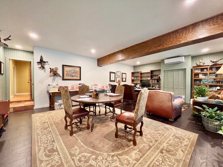 More Photos Of 614 Oak Ave, Sulphur Springs Office For Sale