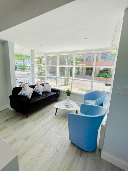 More Photos Of 70 Arch St, Greenwich General Retail For Sale