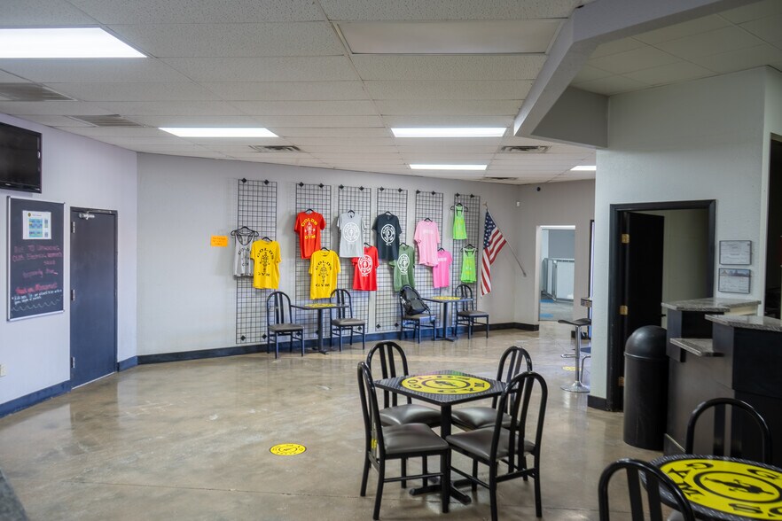 More Photos Of 3000 Blackburn St, Amarillo General Retail For Sale
